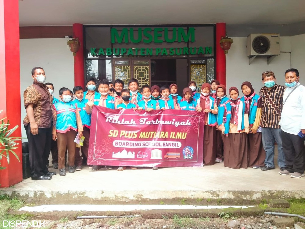 Belajar di Museum Kabupaten Pasuruan
