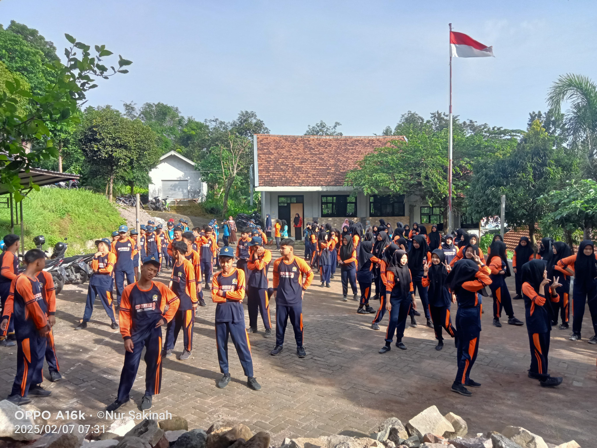 Pagi Semangat Anak Indonesia Hebat SMPN 3 Gempol Satu Atap