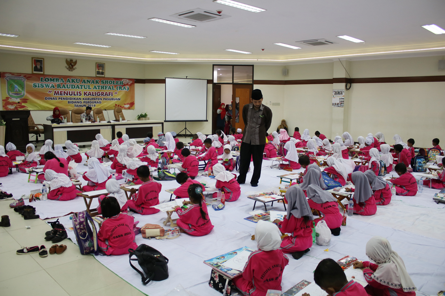 LOMBA ANAK SHOLEH
