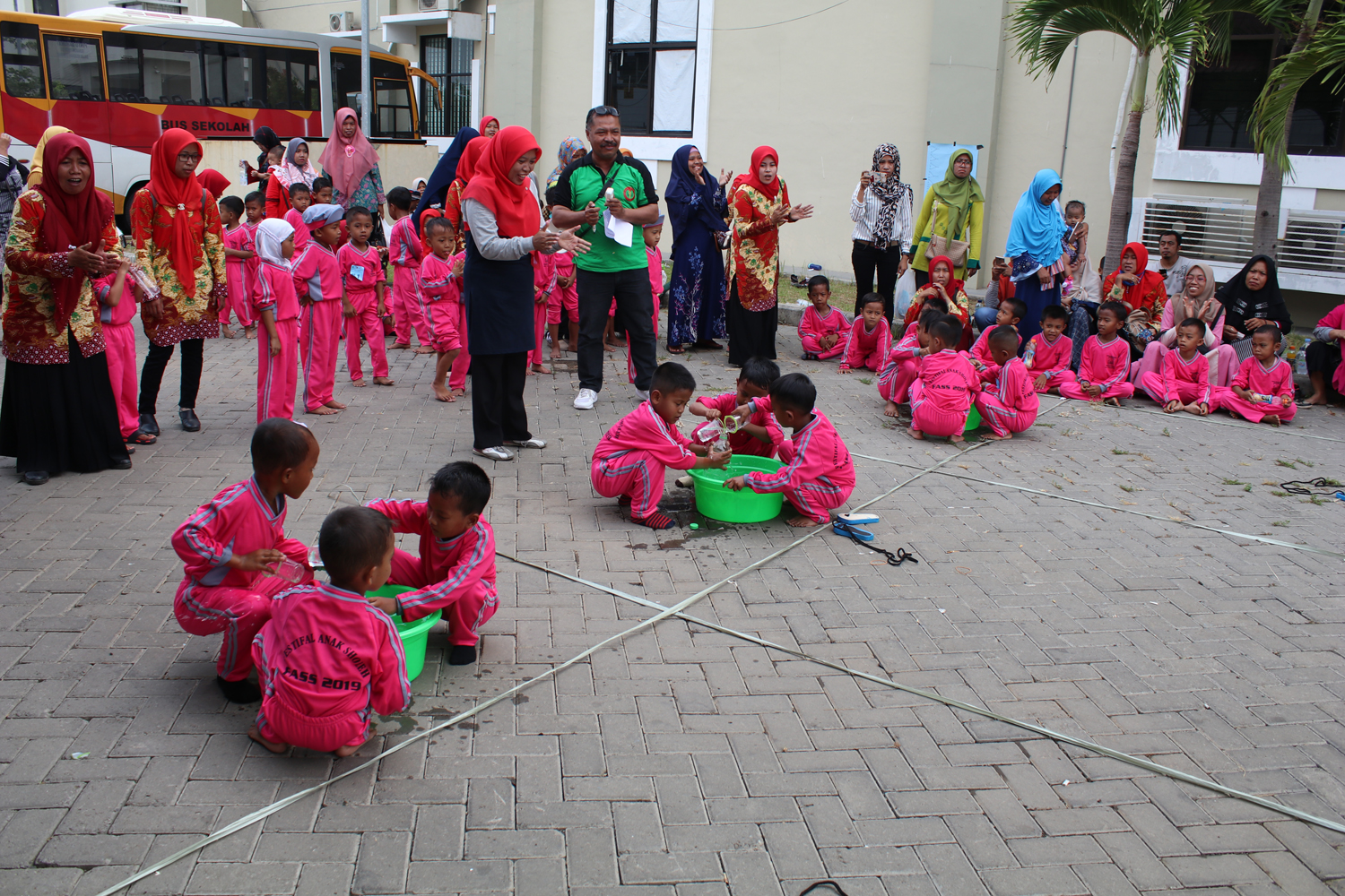 LOMBA ANAK SHOLEH